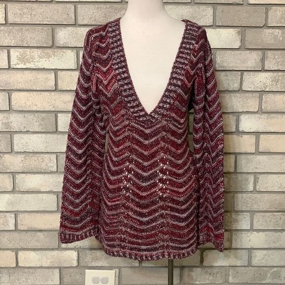 Striped V Neck Maternity sweater - Picture 1 of 9